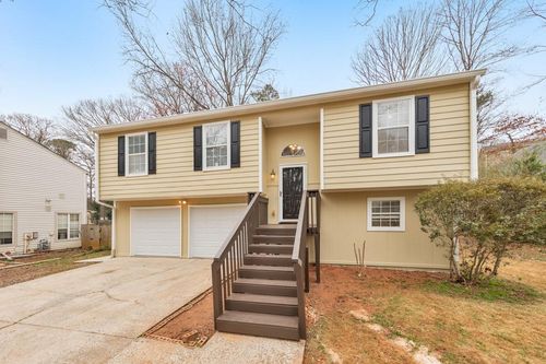 1818 Crescent Hill Dr Nw, Acworth, GA, 30102-6429 | Card Image