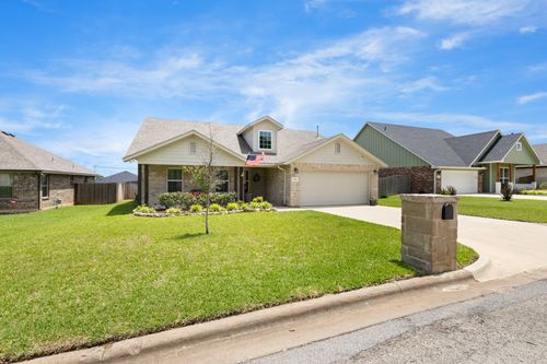 1411 Jefferson St, Bowie, TX, 76230-2922 | Card Image