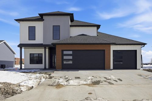 2216 44th St S, Moorhead, MN, 56560-4789 | Card Image