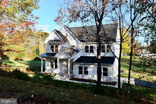 8028 Pinnacle Ridge Dr, Manassas, VA, 20112-3584 | Card Image