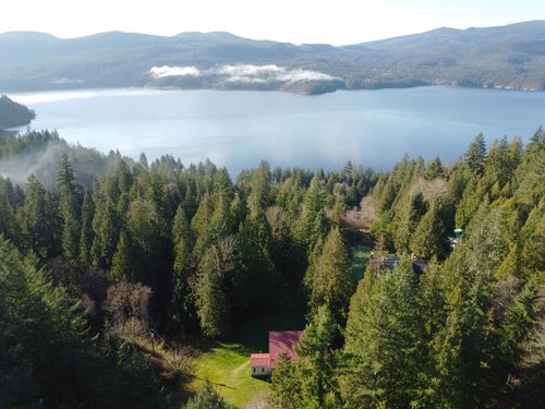 7095 Sechelt Inlet Rd, Sechelt, BC, V7Z0P1 | Card Image