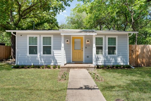 214 S Thrash St, Granbury, TX, 76048-2442 | Card Image