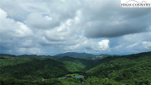 113 Arrowhead Rd, Beech Mountain, NC, 28604-8001 | Card Image