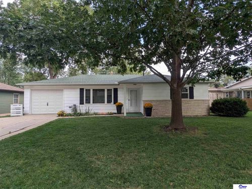 10 Arbor Ct, York, NE, 68467-1535 | Card Image