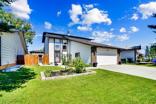 103 Castlebury Way Ne, Calgary, AB, T3J1K8 | Card Image