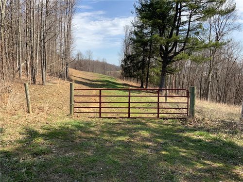 860 Mounts Rd, Washington, PA, 15301-8581 | Card Image