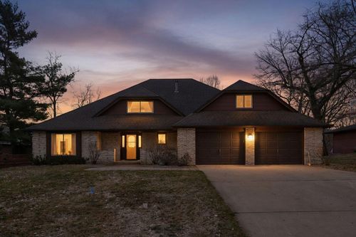 970 Sherwood Rd, Shoreview, MN, 55126-9113 | Card Image