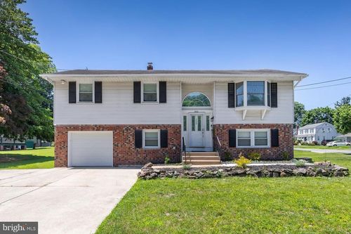 773 W Jersey Ave, Woodbury Heights, NJ, 08097-1353 | Card Image