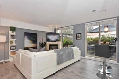 202 - 3089 Oak St, Condo with 2 bedrooms, 1 bathrooms and 1 parking in Vancouver BC | Image 3