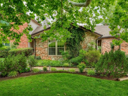 14021 Crossing Way E, Edmond, OK, 73013-4731 | Card Image