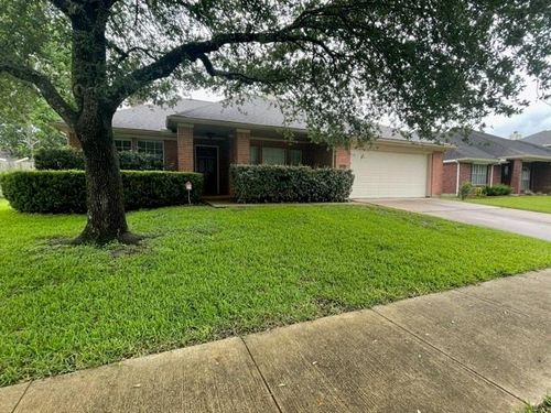 2005 Tower Bridge Rd, Pearland, TX, 77581-4628 | Card Image