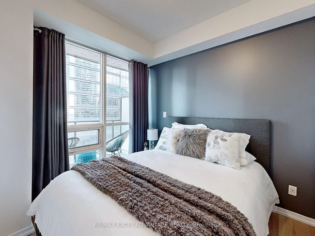 1305 - 65 Bremner Blvd, Condo with 3 bedrooms, 2 bathrooms and null parking in Toronto ON | Image 13