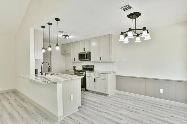 1921 Cripple Creek Ln, House other with 4 bedrooms, 2 bathrooms and 2 parking in Pearland TX | Image 9