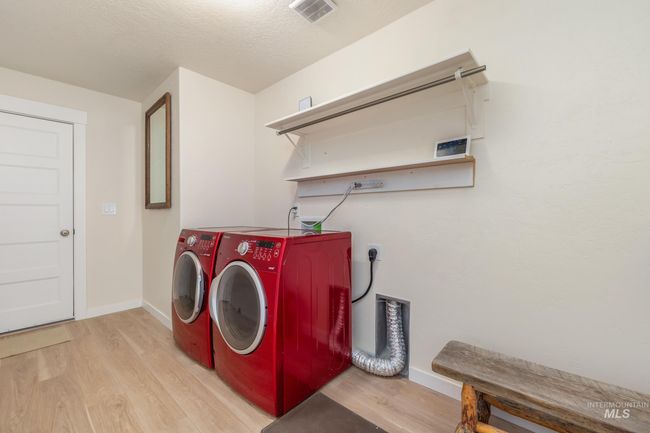 8142 Us Highway 95, House other with 3 bedrooms, 2 bathrooms and 2 parking in Marsing ID | Image 31