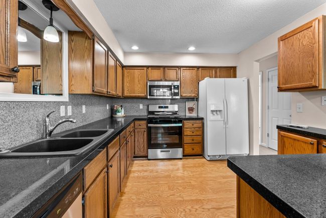 4252 Thornhill Ln, Townhouse with 3 bedrooms, 2 bathrooms and null parking in Vadnais Heights MN | Image 32
