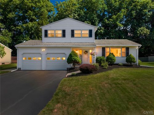 7433 Thunderbird Rd, Liverpool, NY, 13088-4139 | Card Image