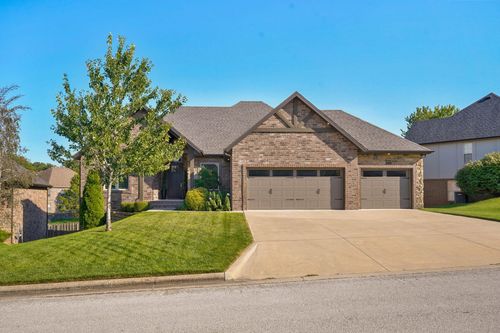835 E Donegal Cir, Nixa, MO, 65714-7647 | Card Image