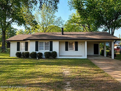 690 Cox Ave, Holly Springs, MS, 38635-2606 | Card Image