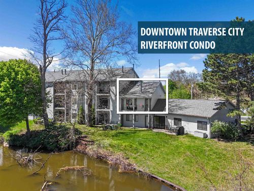 525 Riverine Dr, Traverse City, MI, 49684-3278 | Card Image