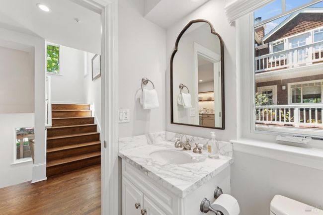 249 E Blithedale Avenue, Townhouse with 2 bedrooms, 3 bathrooms and 2 parking in Mill Valley CA | Image 19