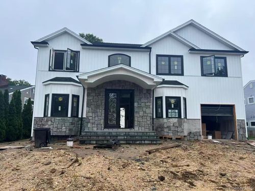112 Columbia Dr, Jericho, NY, 11753-1638 | Card Image