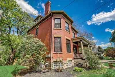 240 W Steuben, House other with 5 bedrooms, 3 bathrooms and 3 parking in Crafton PA | Image 3