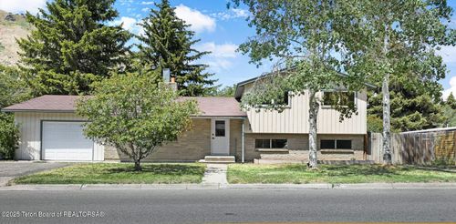 475 W Kelly Avenue, Jackson, WY, 83001 | Card Image