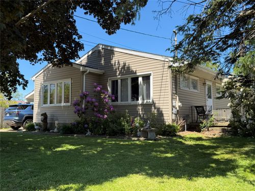 2402 E 43rd St, Erie, PA, 16510-3717 | Card Image
