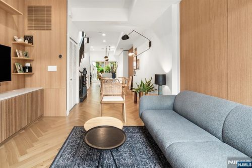 18 Highland Ave, Jersey City, NJ, 07306-4510 | Card Image