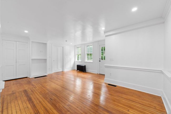 The primary bedroom is very spacious. | Image 21