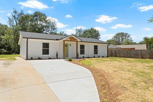 200 Osmond Dr, Taylors, SC, 29687-3127 | Card Image