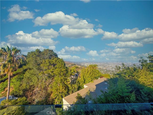 8280 Grand View Dr, House other with 3 bedrooms, 4 bathrooms and 2 parking in LOS ANGELES CA | Image 49