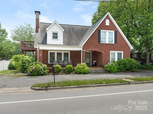 1102 Lane St, Kannapolis, NC, 28083-3752 | Card Image