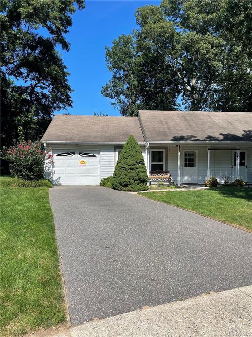 a-152A Laurance Ln, Ridge, NY, 11961-2075 | Card Image