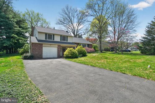143 Merry Dell Dr, Churchville, PA, 18966-1145 | Card Image