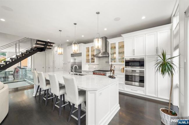 12 Hooks Ln, Condo with 4 bedrooms, 4 bathrooms and null parking in Edgewater NJ | Image 17