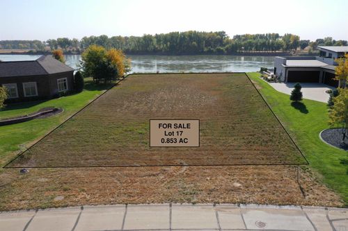 17 Spanish Bay, Dakota Dunes, SD, 57049-5446 | Card Image