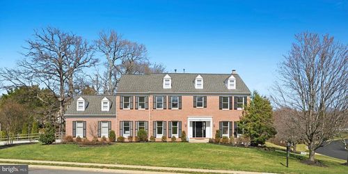 10500 Coving Cross Ln, VIENNA, VA, 22182-1863 | Card Image