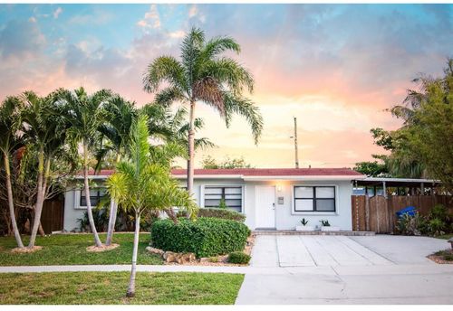 916 W Drew St, Lantana, FL, 33462-4318 | Card Image