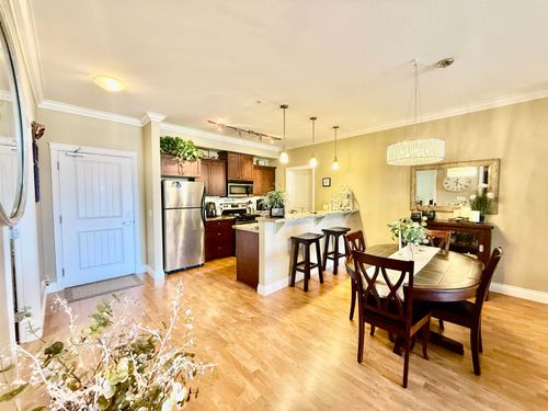 215-12258 224 St, Maple Ridge, BC, V2X8Y7 | Card Image