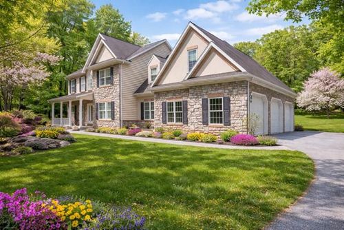 304 Iron Valley Dr, LEBANON, PA, 17042-8876 | Card Image