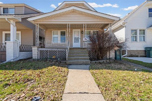 705 Cleophus Pkwy, Lincoln Park, MI, 48146-2656 | Card Image