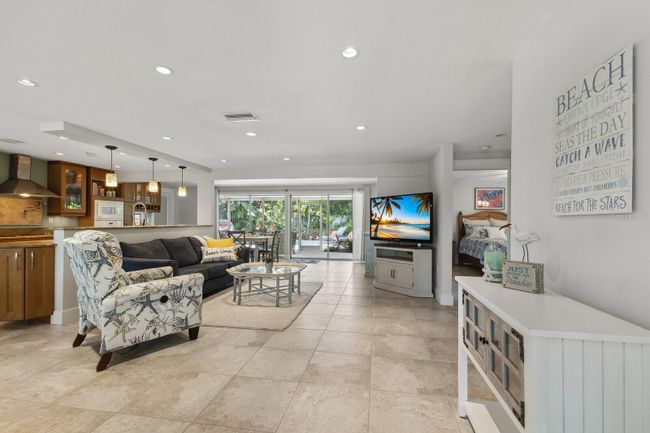 506 69 Th St, House other with 3 bedrooms, 2 bathrooms and null parking in HOLMES BEACH FL | Image 7