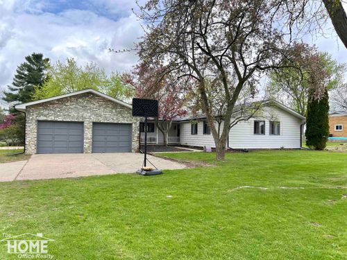 4938 Ottawa Ct, Owosso, MI, 48867-9738 | Card Image