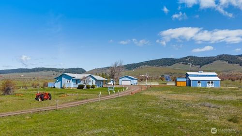 221 Upper Green Canyon Rd, Ellensburg, WA, 98926-9423 | Card Image