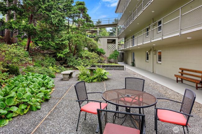 UNIT-104 - 965 Winslow Way E, Condo with 2 bedrooms, 1 bathrooms and 1 parking in Bainbridge Island WA | Image 25