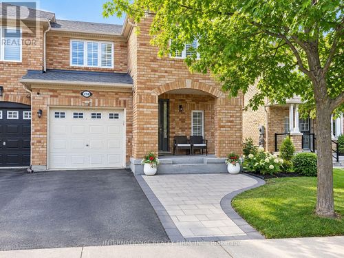 2588 Valleyridge Dr, Oakville, ON, L6M5H5 | Card Image