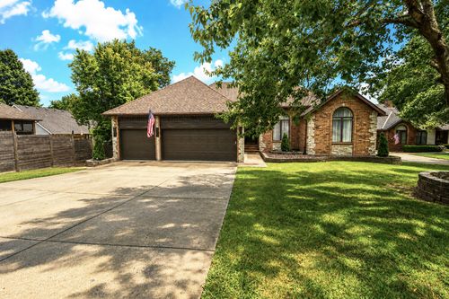4916 S Buckingham Ln, Springfield, MO, 65810-1613 | Card Image