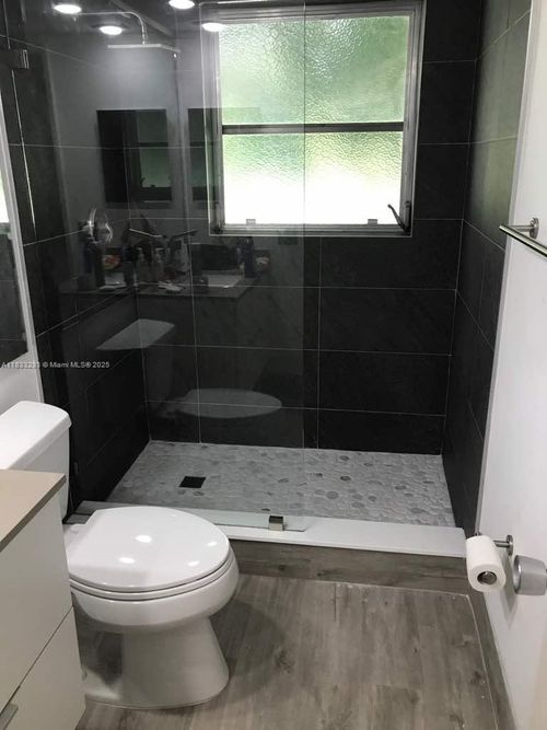 apt-206-4200 Oaks Ter, Pompano Beach, FL, 33069-5515 | Card Image