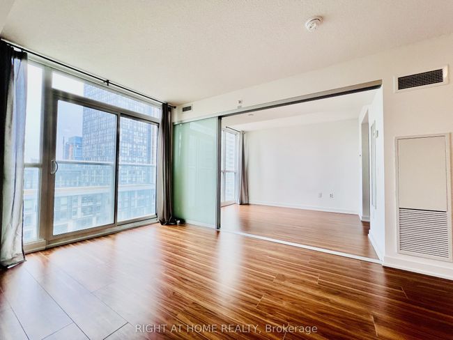 1109 - 85 Queens Wharf Rd, Condo with 1 bedrooms, 1 bathrooms and null parking in Toronto ON | Image 12